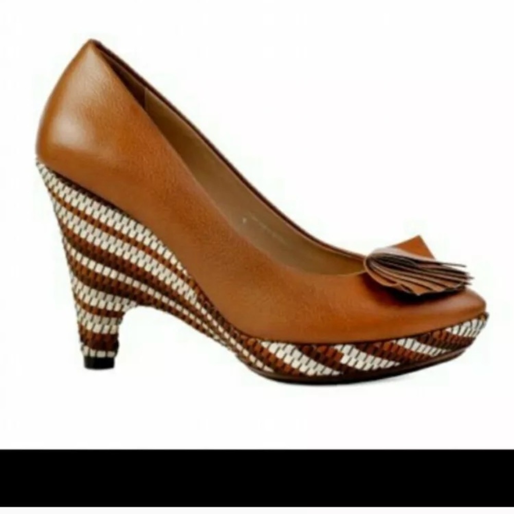 Glory Chen Camel Wedge Pump
