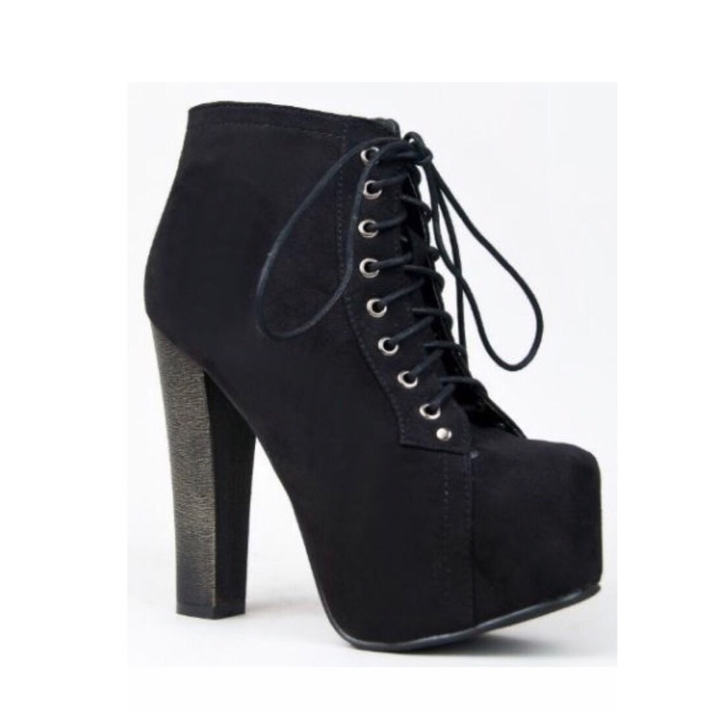 Breckelle's - Britney 01S lace up bootie
