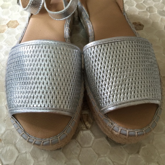 ❌SOLD❌Sarto Franco Sarto Silver leather Sandals - Picture 4 of 5
