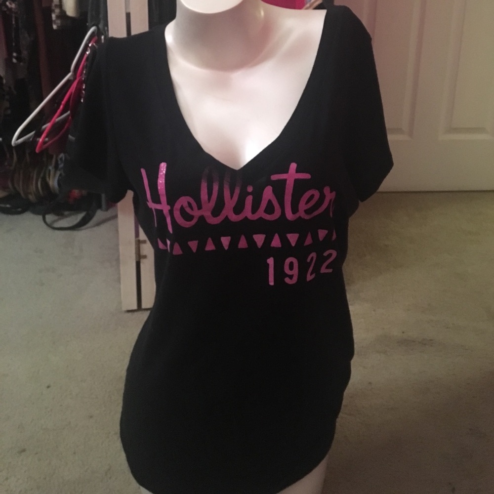 Hollister v neck