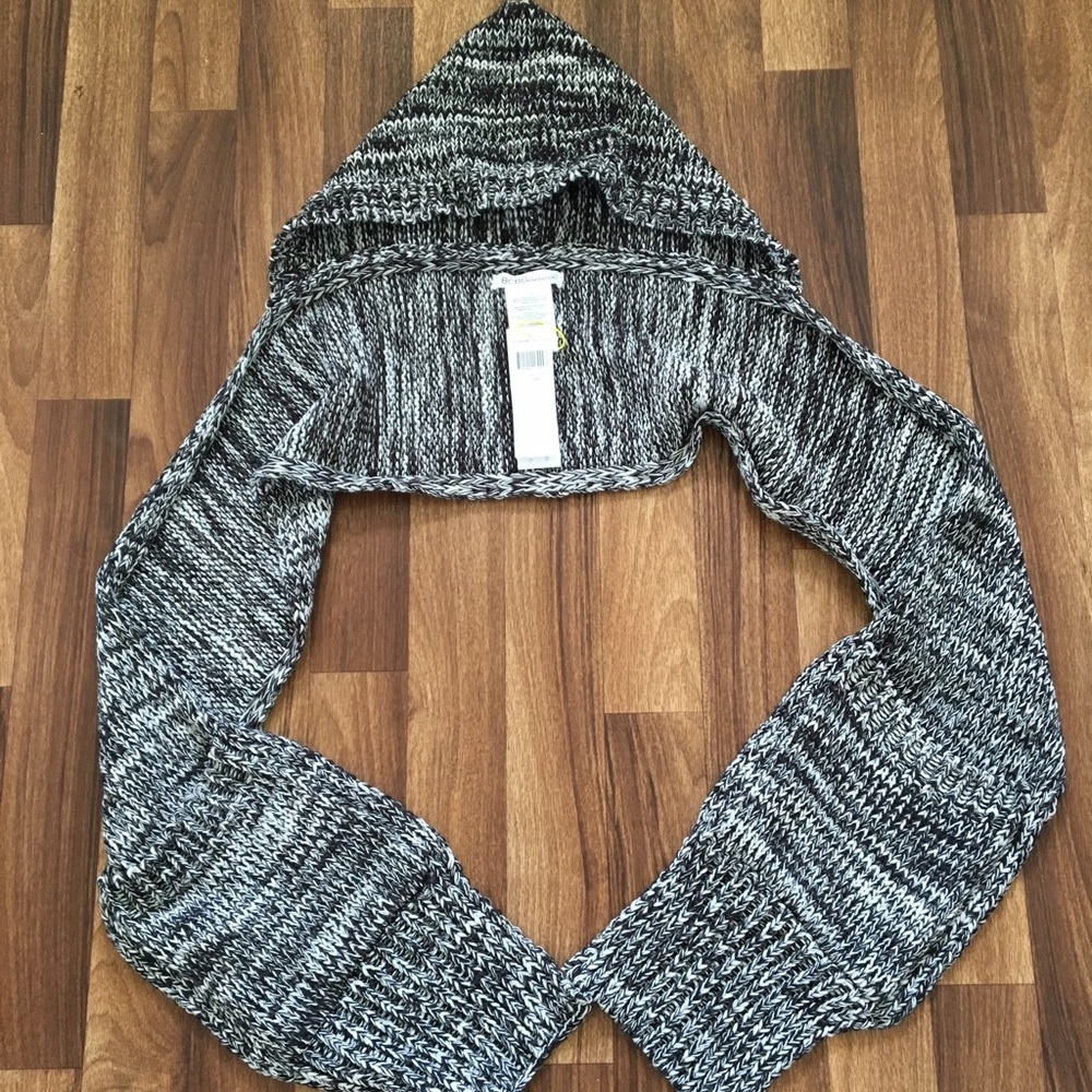 BCBG ✨🆕✨scarf/hoodie combo