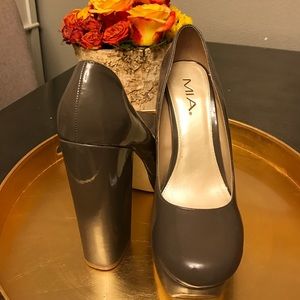 MIA platform taupe heels size 10
