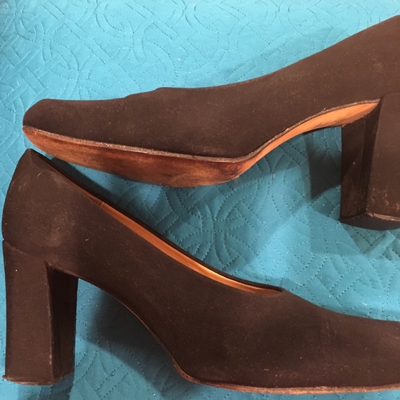 Black block-heeled pumps by Sacha London, size 10. - Picture 2 of 3