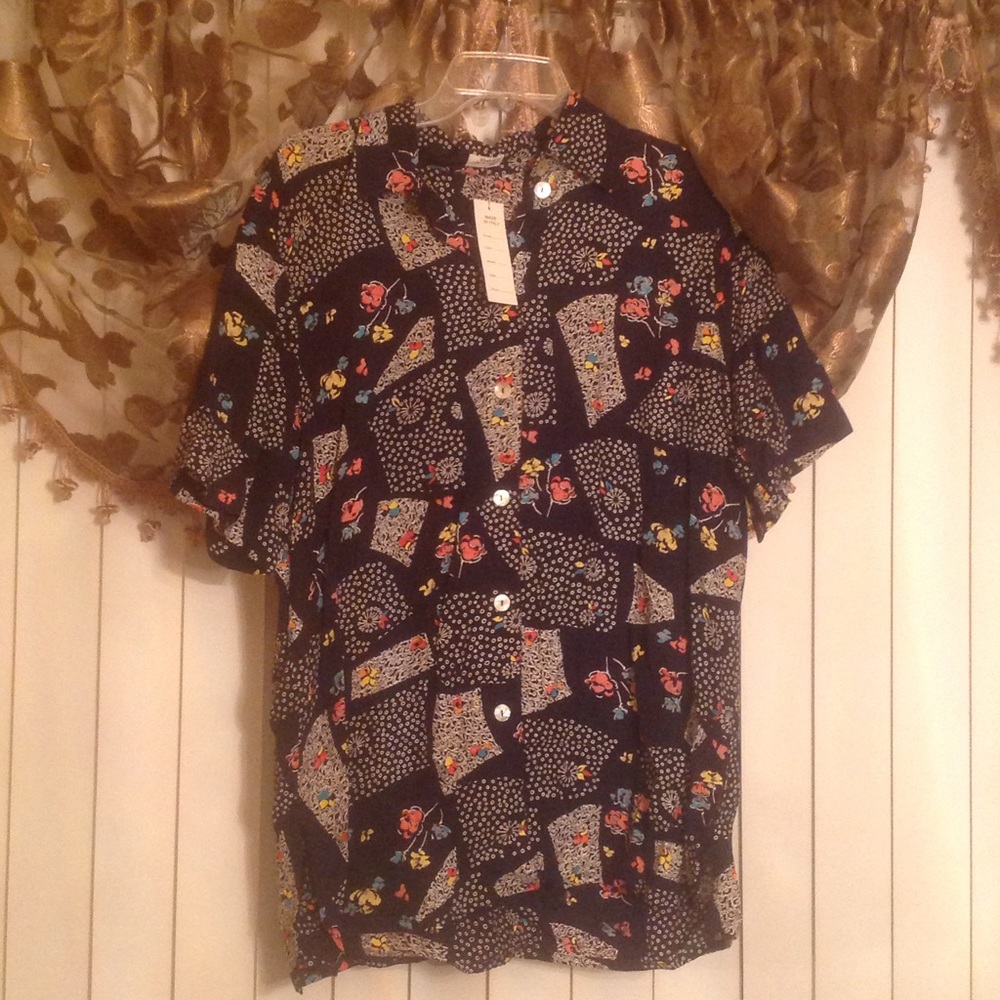 SOLD  NWT TOP FROM ITALY