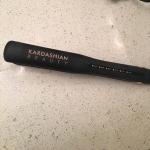 Kardashian Beauty Hair Straightener