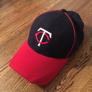 NWOT Twins baseball hat from locker room!