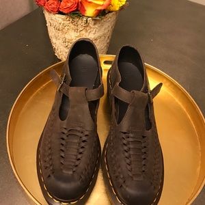 Brown MINDY Dr. Marten Mary Janes. Sz 11