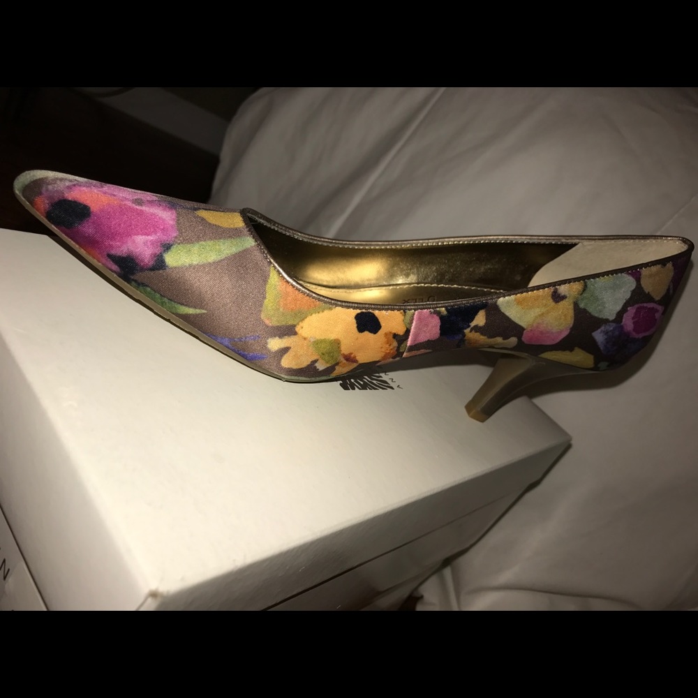 Ann Klein high heel