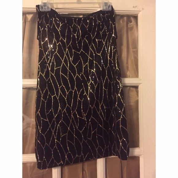 SOLD 🌸 Black and gold glitter strapless dress - Picture 4 of 4