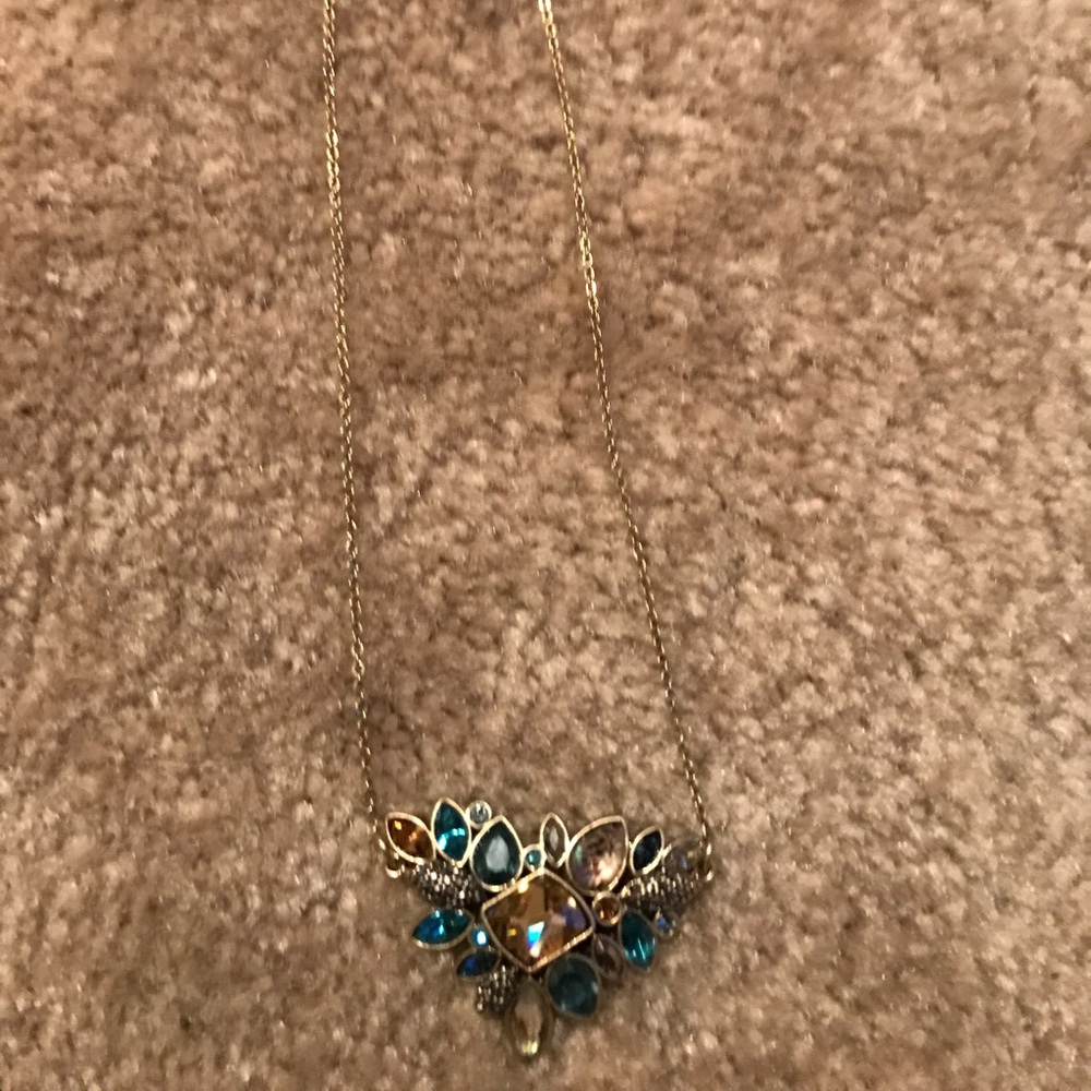 Woman's statement necklace