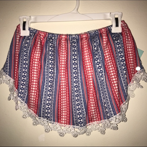 Crop top - Picture 1 of 3