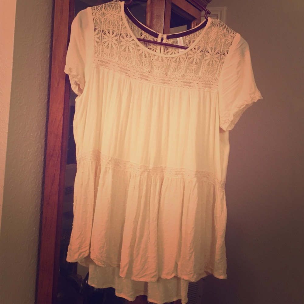 NWOT High-Low patterned shirt
