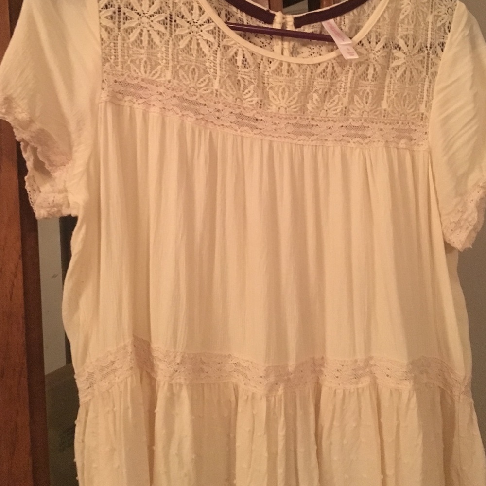 NWOT High-Low patterned shirt - Picture 3 of 3