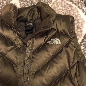 * SOLD ON MERC * North Face 550 Vest