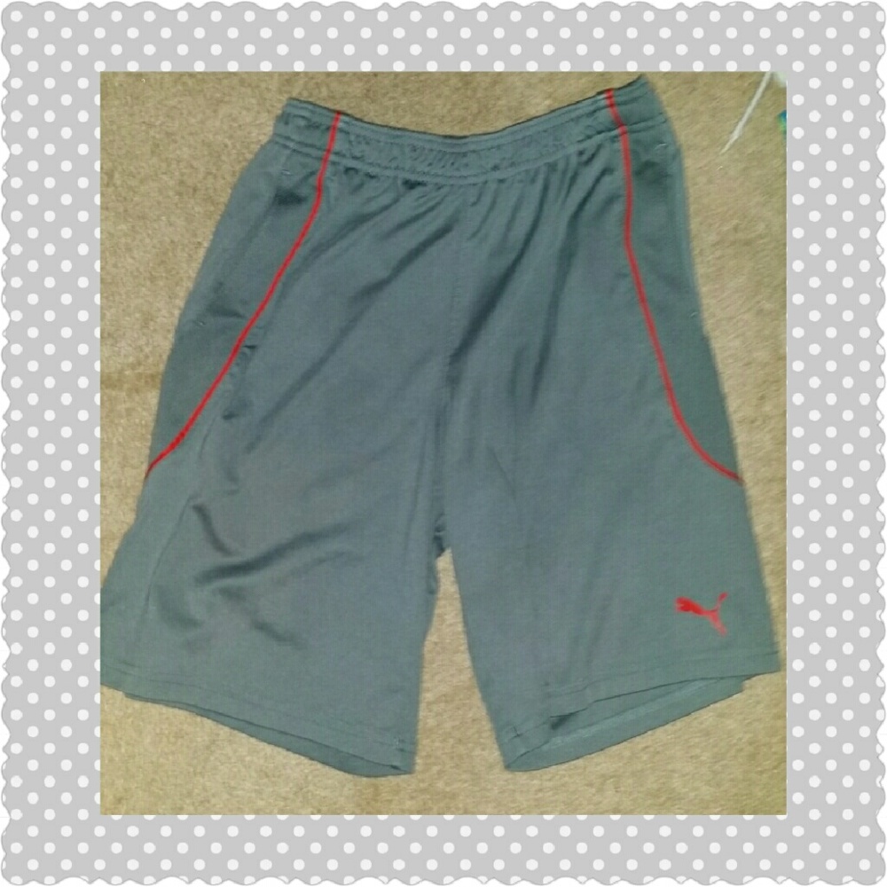 Boys puma shorts size M