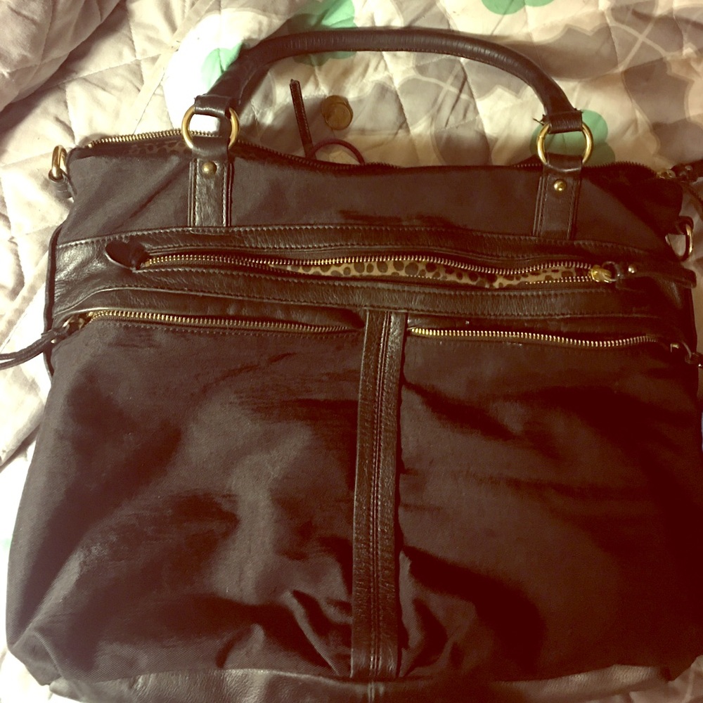 Awesome BR tote bag with LOTS of pockets.