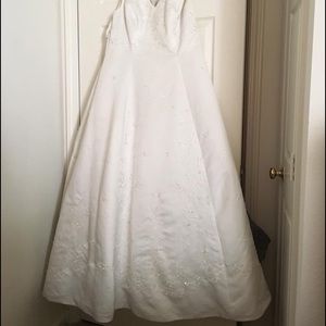 Plus size wedding gown