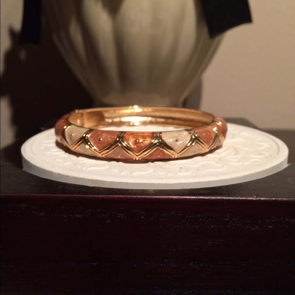 Pearlized Enamel Hinged Gold Tone Bangle Bracelet - Picture 2 of 5