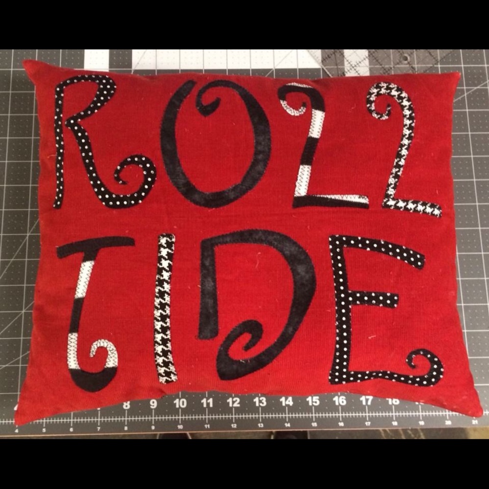 Roll tide pillow! ❤️🐘