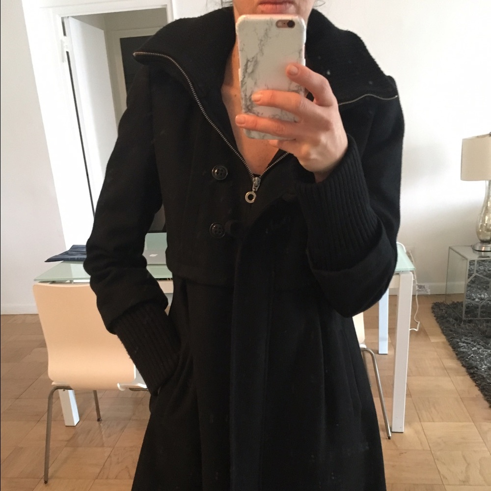 Black DKNY Winter Coat/Janet with cool collar