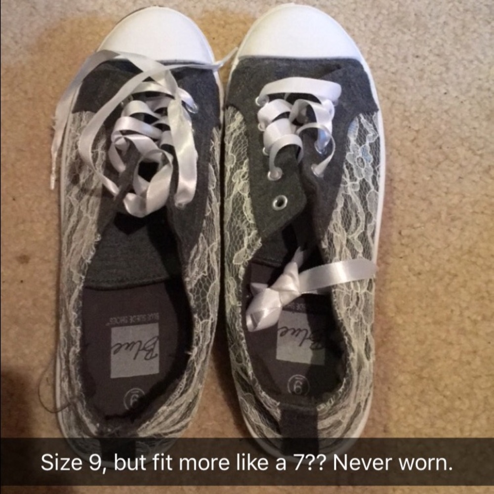 SUPER CUTE SNEAKERS WITH LACE