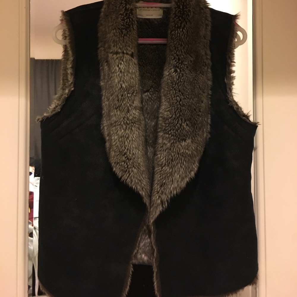 Velvet by Graham & Spencer Vest