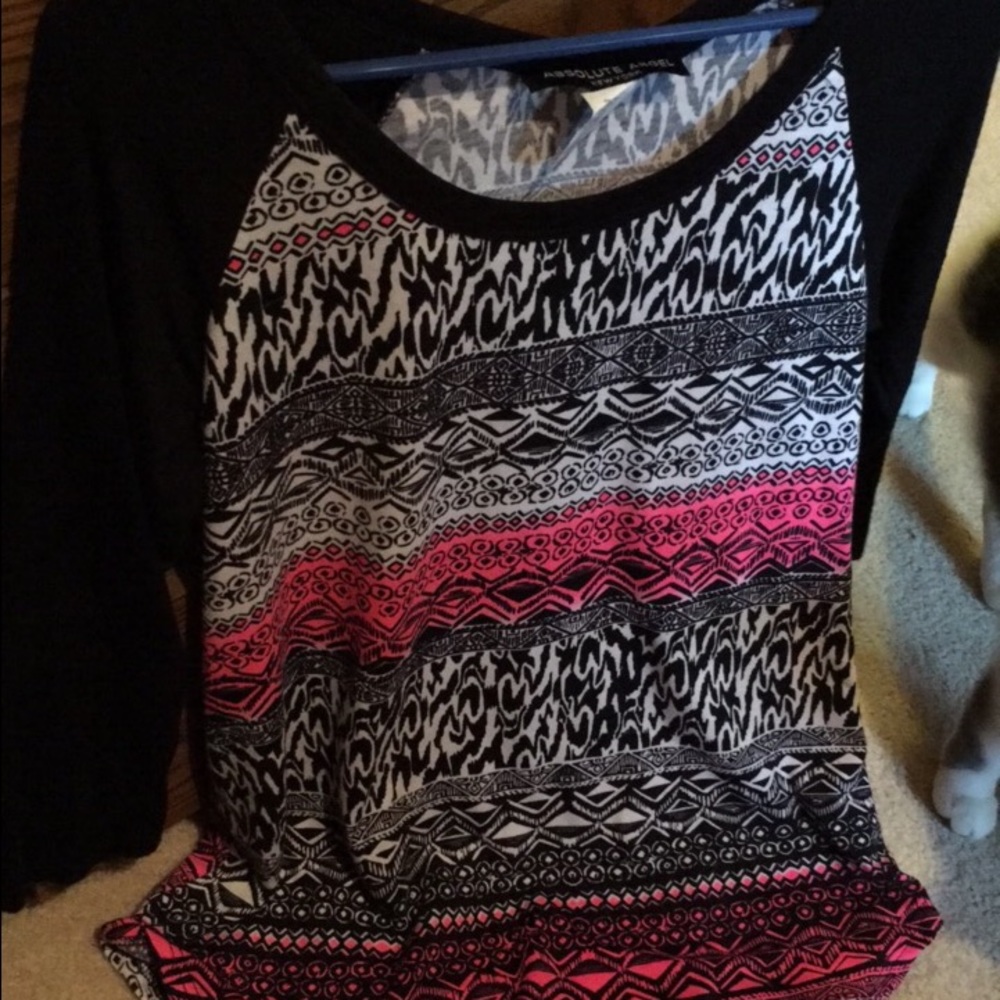 NEVER WORN!!! 3/4 sleeve tshirt