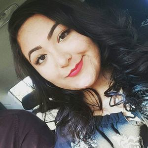 Meet your Posher, Dina