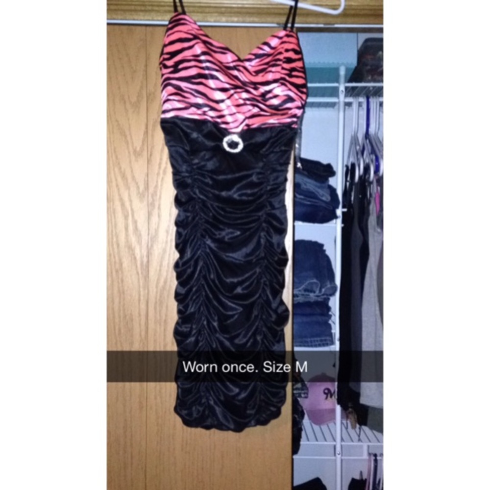 Worn once!! Super cute dress!