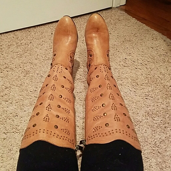 Boots - Picture 1 of 3