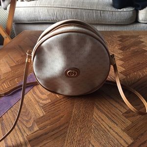 Vintage Gucci Canteen round monogram Rare find!