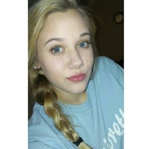 Meet your Posher, Briana