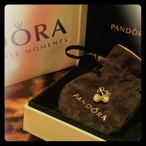 Pandora pearl stud earrings -New