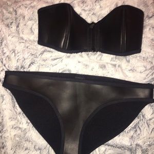 Black strapless triangl suit