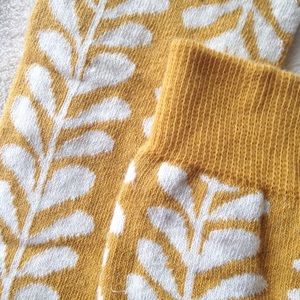 NWT Italian Wool Blend Knee High Ochre Socks
