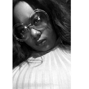 Meet your Posher, Eugenia