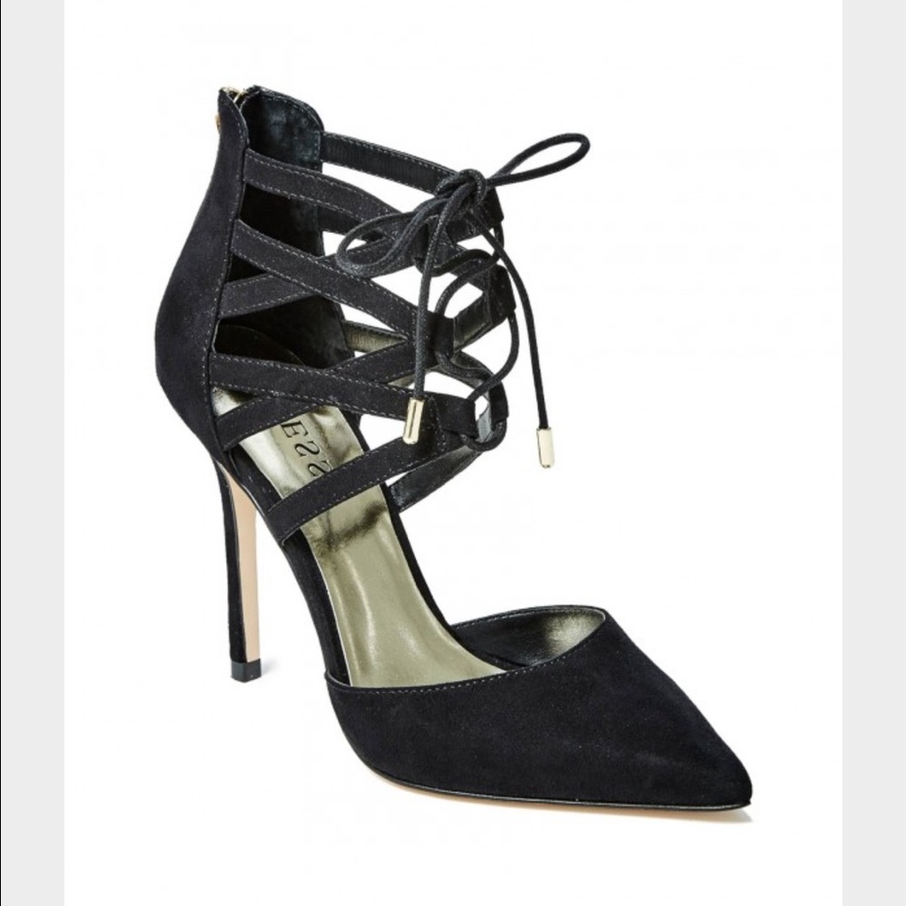 Guess black heels NWB SIZE: 5.5 color black