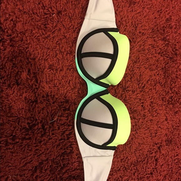 Victorias secret bathing suit top - Picture 1 of 3