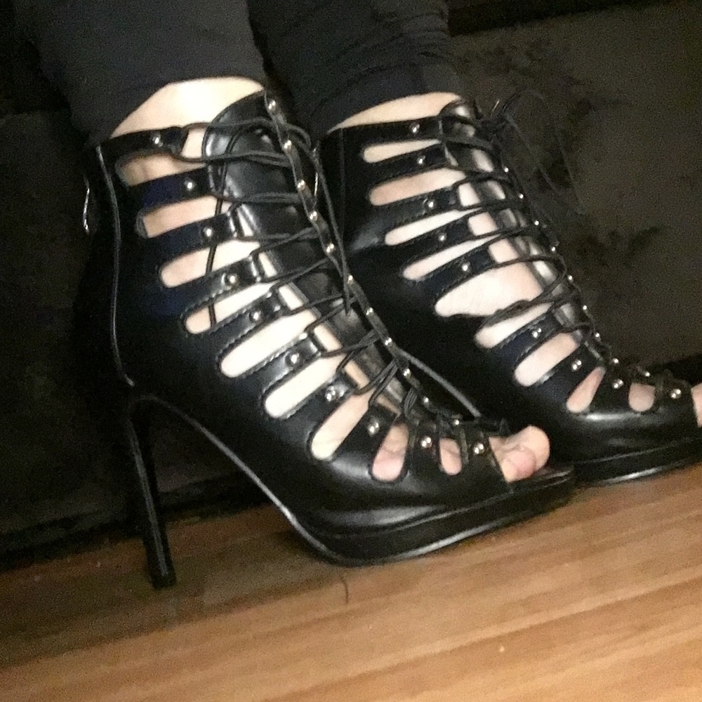 ❤️ Brand new Sexy black lace up heels💋