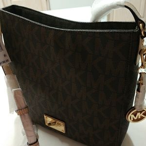 Michael Kors Jet Set Large Crossbody