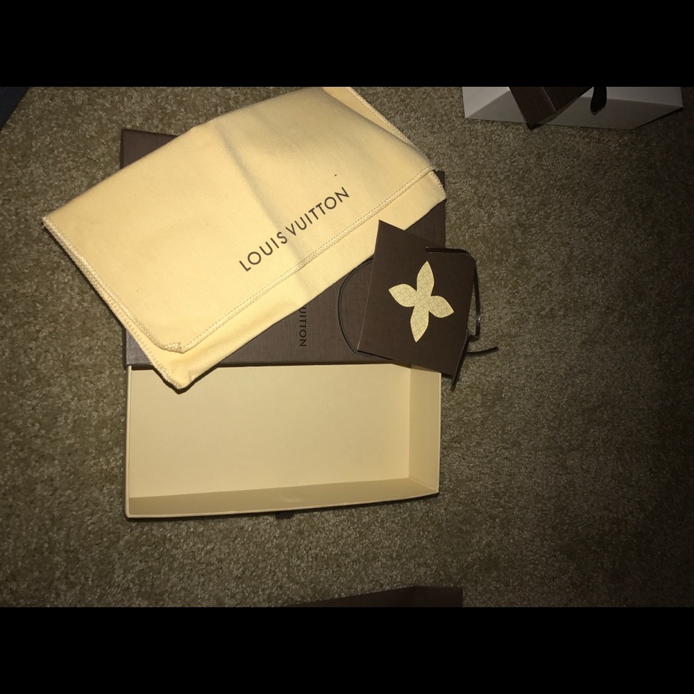 Louis Vuitton box