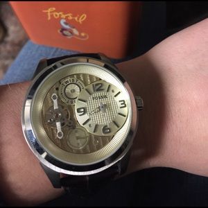 Fossil men's 1088 watch in great condition