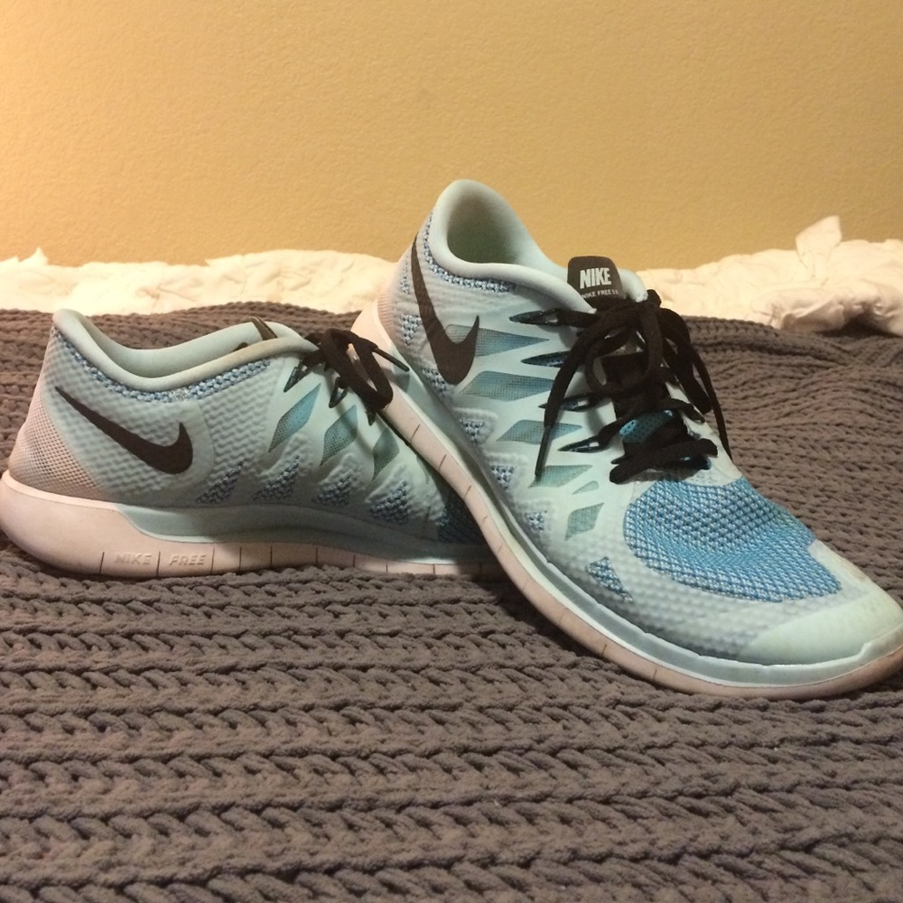 Womens Turquoise Nikes