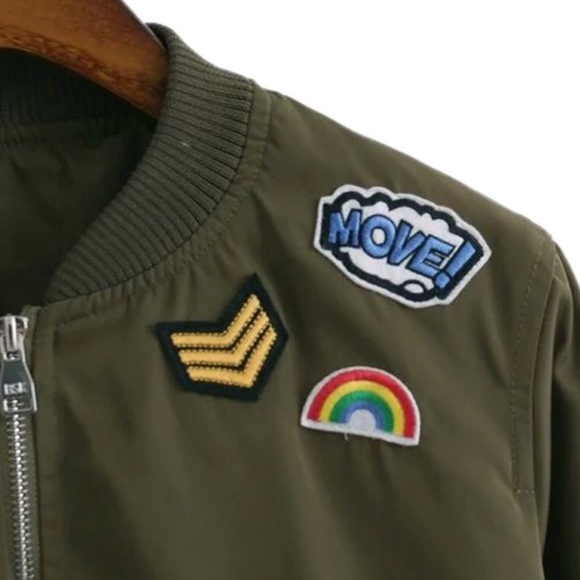 Green bomber jacket patches zip up coat - Picture 4 of 6