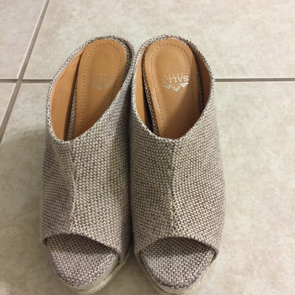 Wedge Sandals - Picture 2 of 4