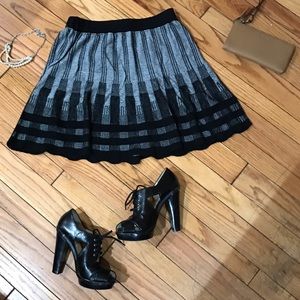 Max studio black skirt sz Small