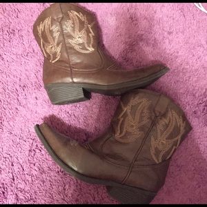 Barely Worn Cowgirl Boots