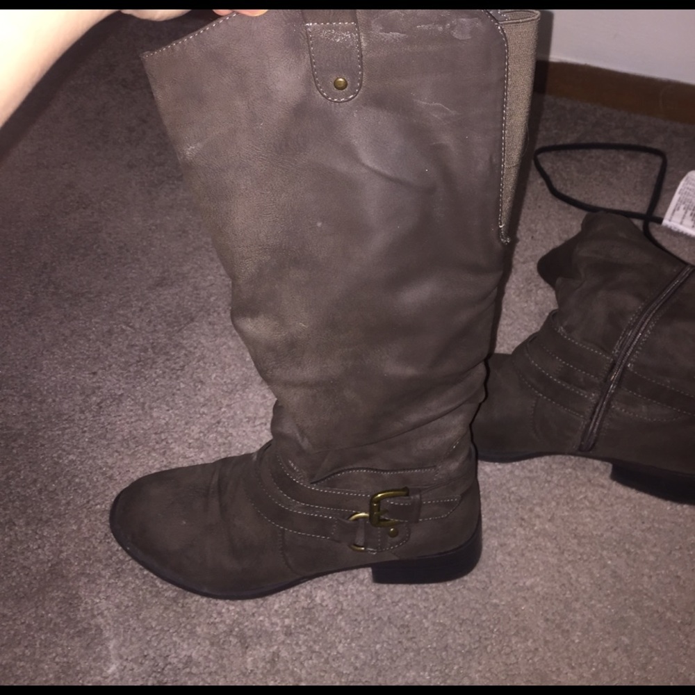 Dark grey boots