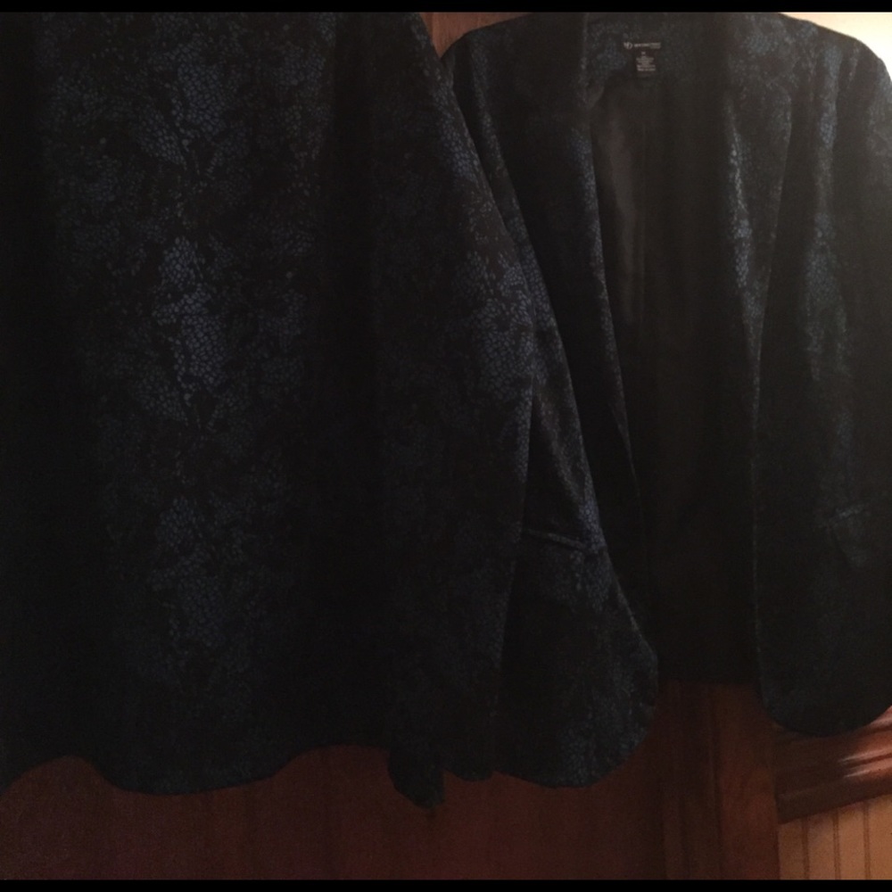 Green and black jacket and skirt, 1X