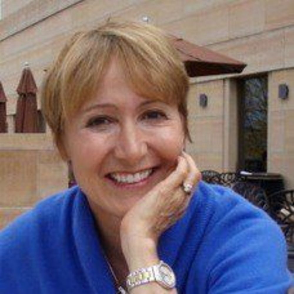Meet your Posher, Leslie B